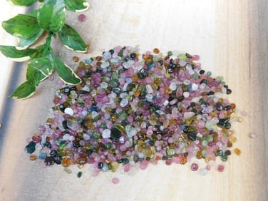 TOURMALINE ROCK STONE LAPIDARY SPECIMEN