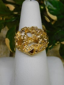 GOLD TONE HAMMERED RING