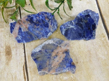 SODALITE ROCK STONE LAPIDARY SPECIMEN