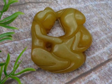 CARVED JADE ROCK STONE LAPIDARY SPECIMEN