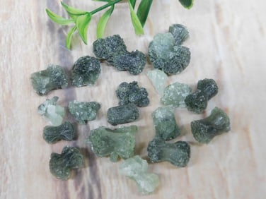 PREHNITE ROCK STONE LAPIDARY SPECIMEN