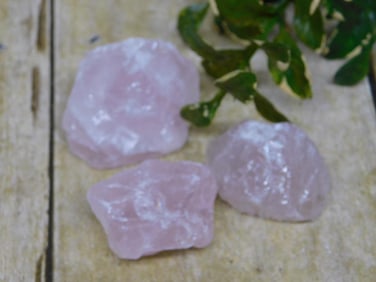 ROSE QUARTZ ROCK STONE LAPIDARY SPECIMEN