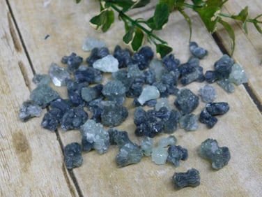 PREHNITE ROCK STONE LAPIDARY SPECIMEN