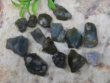 LABRADORITE ROCK STONE LAPIDARY SPECIMEN