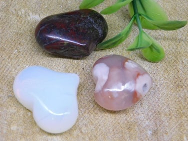 STONE HEARTS ROCK STONE LAPIDARY SPECIMEN