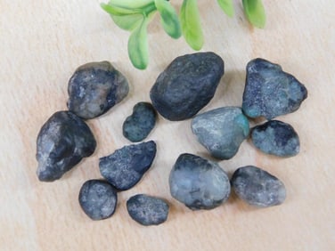 ROUGH EMERALD ROCK STONE LAPIDARY SPECIMEN