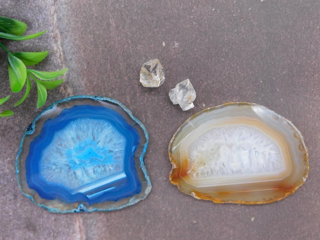 AGATE SLICES AND QUARTZ ROCK STONE LAPIDARY SPECIMEN: AGATE SLICES AND QUARTZ ROCK STONE LAPIDARY SPECIMEN