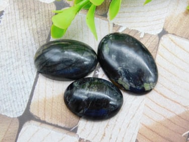 CABOCHONS ROCK STONE LAPIDARY SPECIMEN