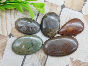 CABOCHONS ROCK STONE LAPIDARY SPECIMEN