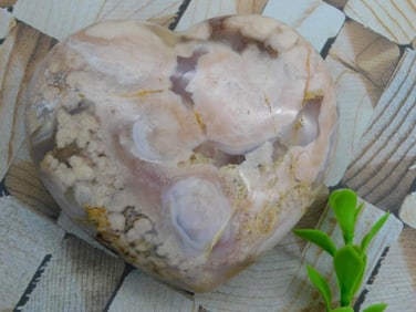 HATMANS FLOWER PETAL AGATE ROCK STONE LAPIDARY SPECIMEN