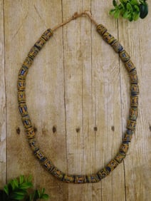 AFRICAN TRADE BEADS ROCK STONE LAPIDARY SPECIMEN