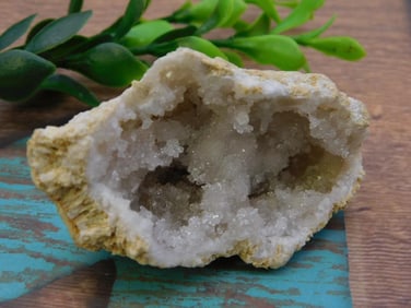 GEODE ROCK STONE LAPIDARY SPECIMEN