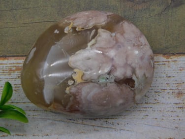 HATMANS FLOWER PETAL AGATE ROCK STONE LAPIDARY SPECIMEN