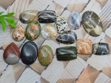 CABOCHONS ROCK STONE LAPIDARY SPECIMEN