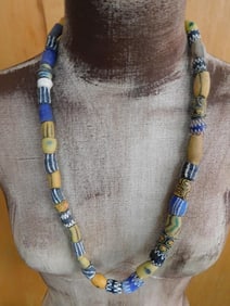 AFRICAN TRADE BEADS ROCK STONE LAPIDARY SPECIMEN