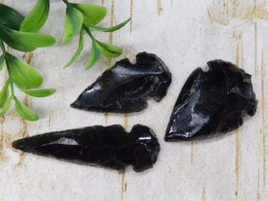 OBSIDIAN HAND KNAPPED ARTIFACT ROCK STONE LAPIDARY SPECIMEN