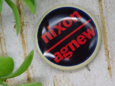NIXON AGNEW PIN VINTAGE ANTIQUE