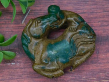 CARVED JADE ROCK STONE LAPIDARY SPECIMEN