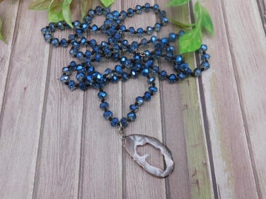 GEODE SLICE PENDANT ON SPARKLE BEAD NECKLACE ROCK STONE LAPIDARY SPECIMEN