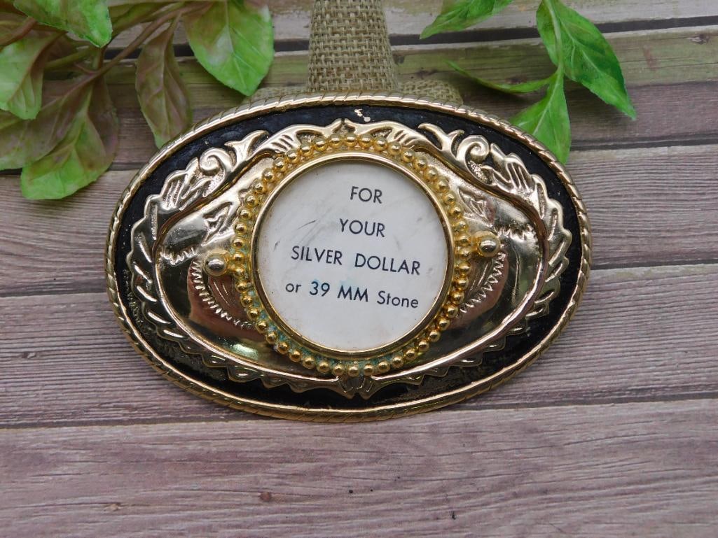 BELT BUCKLE: BELT BUCKLE