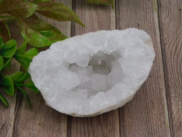 GEODE ROCK STONE LAPIDARY SPECIMEN