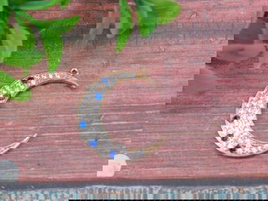 CRESCENT MOON PENDANT