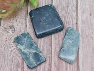 NEPHRITE JADE ROCK STONE LAPIDARY SPECIMEN