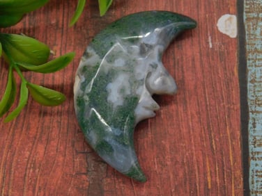 MOSS PLUME CRESCENT MOON ROCK STONE LAPIDARY SPECIMEN