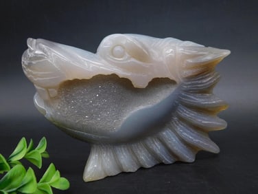 DRUZY AGATE WOLF SCULPTURE ROCK STONE LAPIDARY SPECIMEN