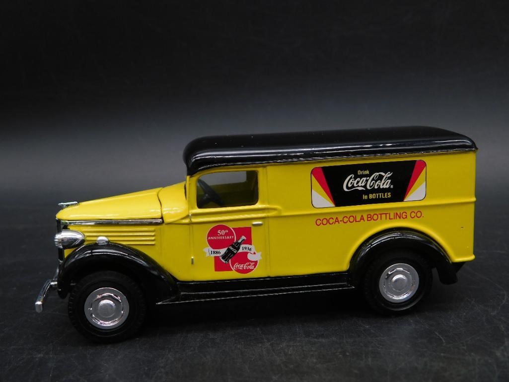 COCA-COLA 1937 GMC DELIVERY TRUCK ADVERTISING DIE CAST: COCA-COLA 1937 GMC DELIVERY TRUCK ADVERTISING DIE CAST