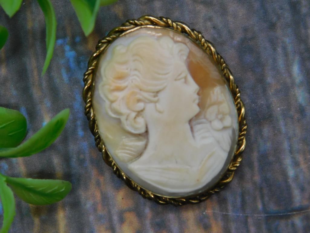 Gold-Filled Cameo Brooch Featuring Side Portrait: Gold-Filled Cameo Brooch Featuring Side Portrait