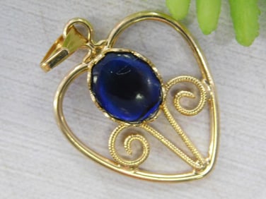 ABALONE STONE HEART PENDANT ROCK STONE LAPIDARY SPECIMEN