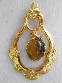 TIGERS EYE STONE PENDANT ROCK STONE LAPIDARY SPECIMEN