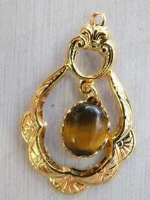 TIGERS EYE STONE PENDANT ROCK STONE LAPIDARY SPECIMEN