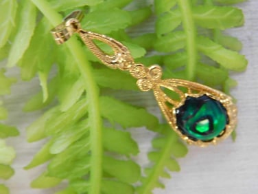 ABALONE STONE PENDANT ROCK STONE LAPIDARY SPECIMEN