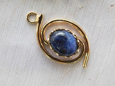 SODALITE STONE PENDANT ROCK STONE LAPIDARY SPECIMEN