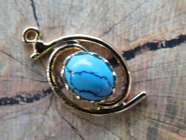 TURQUOISE PENDANT ROCK STONE LAPIDARY SPECIMEN