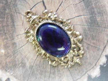 ABALONE STONE PENDANT ROCK STONE LAPIDARY SPECIMEN