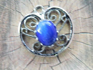 CATS EYE HEART PENDANT ROCK STONE LAPIDARY SPECIMEN