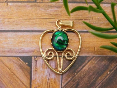 ABALONE STONE HEART PENDANT ROCK STONE LAPIDARY SPECIMEN