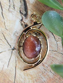 GOLDSTONE PENDANT ROCK STONE LAPIDARY SPECIMEN