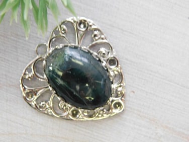 GENUINE STONE HEART PENDANT ROCK STONE LAPIDARY SPECIMEN