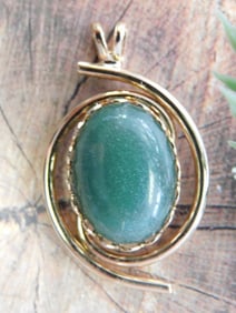 AVENTURINE PENDANT ROCK STONE LAPIDARY SPECIMEN