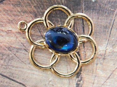 ABALONE FLOWER PENDANT ROCK STONE LAPIDARY SPECIMEN