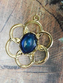 ABALONE FLOWER PENDANT ROCK STONE LAPIDARY SPECIMEN