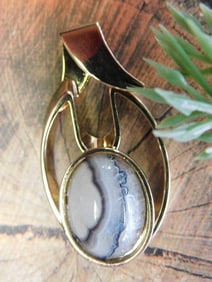 CRAZY LACE PENDANT ROCK STONE LAPIDARY SPECIMEN