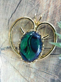 ABALONE HEART PENDANT ROCK STONE LAPIDARY SPECIMEN