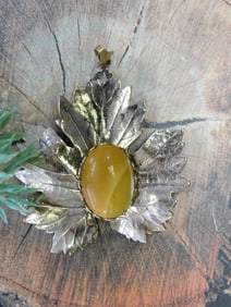 BANDED AGATE LEAF PENDANT ROCK STONE LAPIDARY SPECIMEN