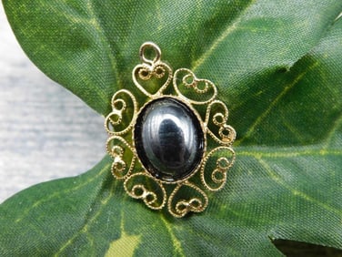 HEMATITE PENDANT ROCK STONE LAPIDARY SPECIMEN