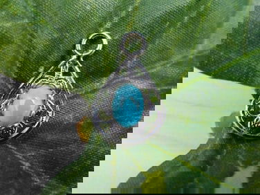 TURQUOISE PENDANT ROCK STONE LAPIDARY SPECIMEN